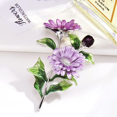 

Simple Daisy with Jewelry Brooch Womens Corsage