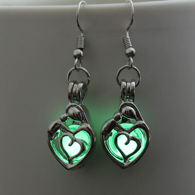 

Halloween Luminous Earrings Hollowed Out Multicolor Luminous Skull Heart Pendant Earrings
