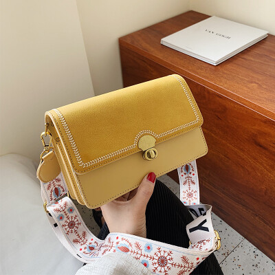 

Womens bag 2019 new fashion shoulder bag summer small fresh messenger bag wild ins wide shoulder strap foreign small bag