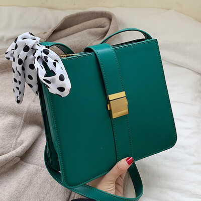 

North bag retro Hong Kong wind bag 2019 new Korean Joker Messenger bag simple fashion shoulder small square bag