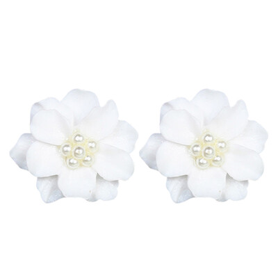 

Lovely White Flower Pearl Pendant Circle Stud Earrings Fashion Design