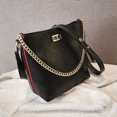 

Autumn&winter small bag female 2019 new wave Korean version of the wild slung shoulder portable fashion rhombic texture bucket bag