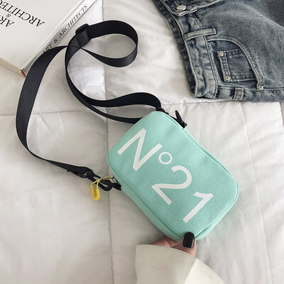 

2019 new casual simple&versatile shoulder bag female temperament canvas small square bag fashion personality letter Messenger bag