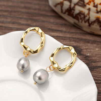 

Retro Freshwater Pearl Earrings Creative Temperament Simple Wild Slim Earrings
