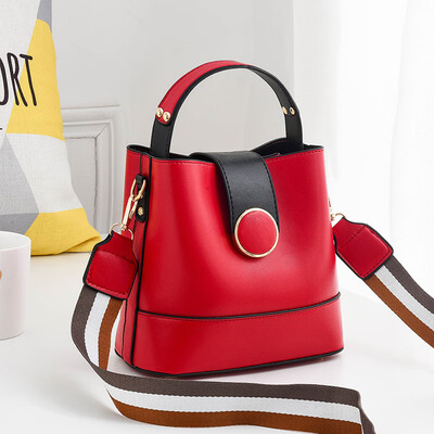 

Female bag 2019 spring&summer new Korean fashion handbag cool shoulder shoulder Messenger bag