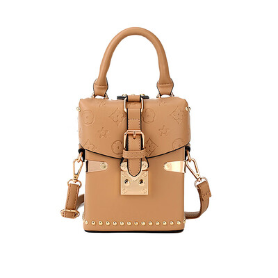

2019 new womens bag fashion personality color matching small square bag portable Messenger bag