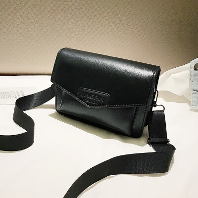 

Ins super fire retro small bag female 2018 new wave Korean version of the wild Messenger small square bag fashion frosty autumn&winter