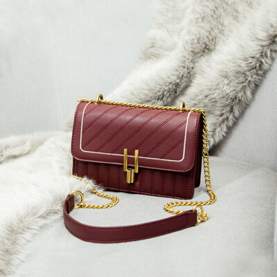 

Foreign style messenger bag female Joker ins Lingge chain small square bag slung bag