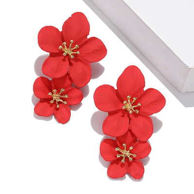 

2019 New Korean Earrings Fresh And Lovely Fashion Exaggerated Metal Petals Womens Earrings Suitable For Winter Girls Jewelry