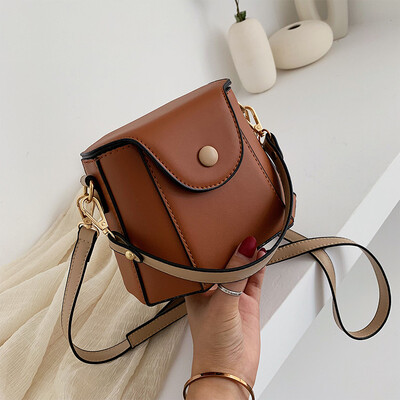 

Internet celebrities with the same small bag ins2019 new personality geometry bucket bag Korean version of 100 womens bag oblique