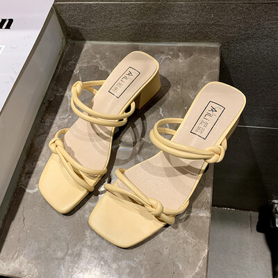 

Net red thick heel sandals&slippers 2019 summer new Korean version of Joker wear exposed toe drag students with womens shoes