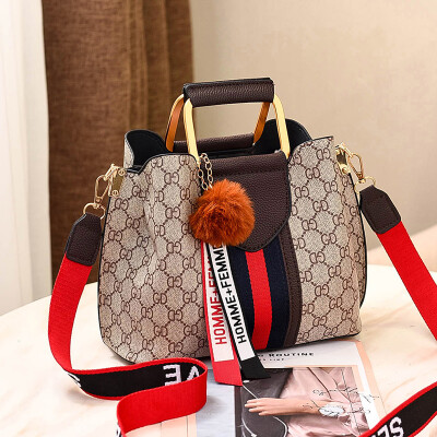 

Spring&Summer Female Trend Fashion Middle-aged Hand-held Mothers Bag with Wide Shoulder Belt&Slanting Single Shoulder Fem