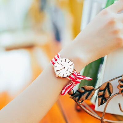 

Simple temperament of female watch students ins original Sufeng Korean version of Super Fire retro College Girls Network celebriti