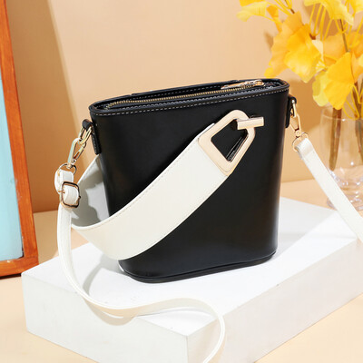 

On the new womens bucket bag simple red Joker fashion small portable shoulder bag Messenger bag women