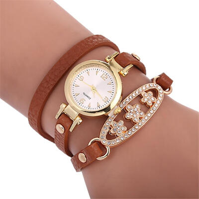 

2018 Bling Diamond Bracelet Dress Wrist Watch Simple luxury Temperament Womens Watch Business Precise Gift Fashionable clock D