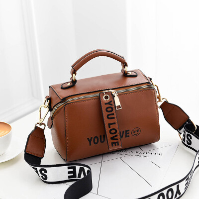 

Mini bag female Messenger bag summer new Korean version of the wild lock single shoulder bag temperament small square package tide