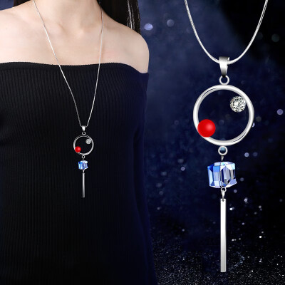 

Long versatile crystal ladies necklace simple pendant