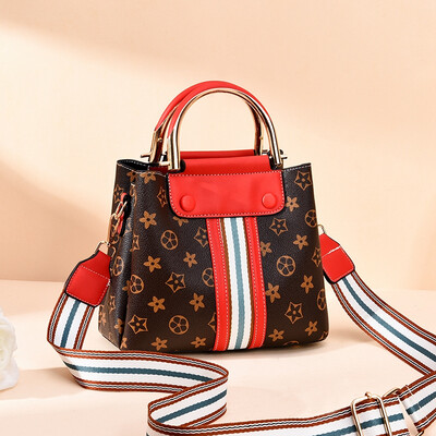 

Fashion Simple Water Barrel Bag Large Capacity Hand-held Summer Single Shoulder Bag