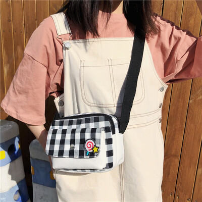 

Canvas Baggage Girls One Shoulder Slant Baggage College Student Uzzang Korean Version Ancient Sense Girls Ins Lattice