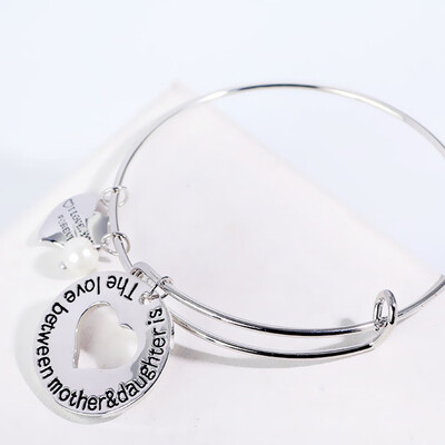 

Engrave Alphabet Mother Daughter Peach Heart Round Brand Pendant Bracelet Mother Day Gift