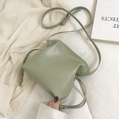 

2019 new Mori little fairy bag casual fashion tide wild shoulder bag simple temperament solid color Messenger bag