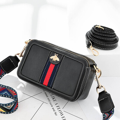 

On the new womens bag wide shoulder strap messenger bag simple small square bag shoulder camera bag tide 2018
