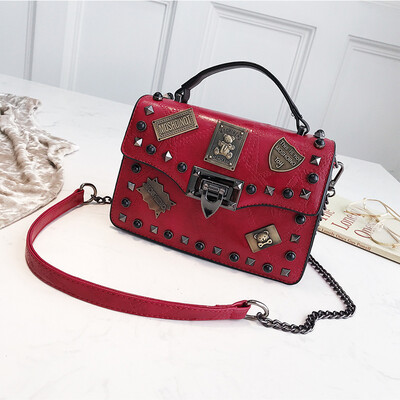 

Bag female 2019 new Korean fashion portable retro badge wild rivet chain shoulder slung small square bag
