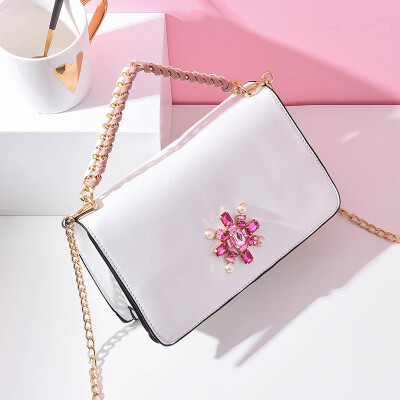 

The Korean version of the high-grade feeling bag is full of elegance&elegance The simple fashionable chic chain is inclined t