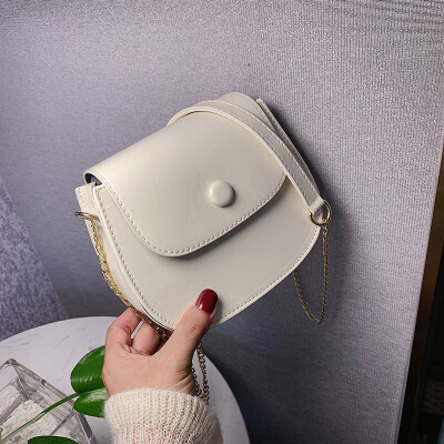 

2019 new retro chain bag female Korean version of the simple wild temperament shoulder bag fashion casual Messenger saddle bag