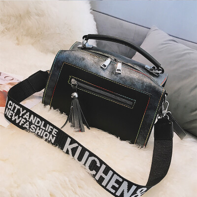 

Bag female 2019 new Korean version of the portable fashion hit color casual wild wide shoulder strap shoulder Messenger Boston bag