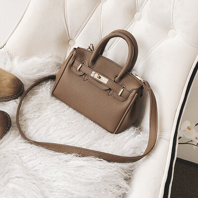 

Qiao Bani 2018 new European&American style fashion trend lychee platinum bag hand strap shoulder diagonal female bag