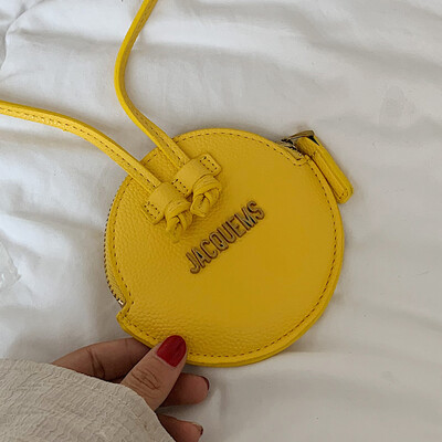

On the new womens bag 2019 new tide Korean fashion shoulder small round bag foreign girl Joker Messenger bag