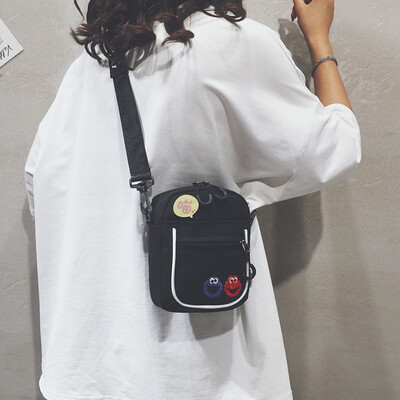 

Summer small fresh canvas bag handbag 2019 new fashion shoulder bag ins super fire wild Messenger bag