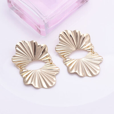 

EK327 Simple Design Shiny Big Metal Earrings Exaggerate Gold Color Lotus Leaf Shaped Earrings for Women Flower Steampunk Jewelry
