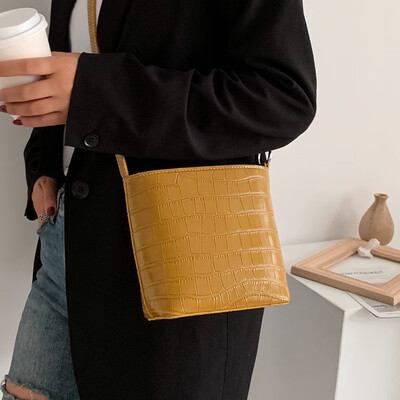 

Bucket bag female 2019 autumn new Korean students retro wild simple crocodile pattern shoulder Messenger bag