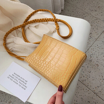 

Summer crocodile pattern retro bag female 2019 new wave wild single shoulder slung fashion solid color simple small square bag
