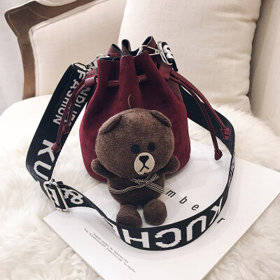 

Fallwinter new bag women 2019 Korean wave Joker shoulder Messenger bag cute simple personality bear bucket bag