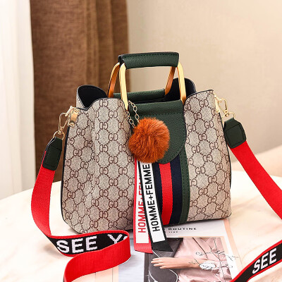 

Spring&Summer Female Trend Fashion Middle-aged Hand-held Mothers Bag with Wide Shoulder Belt&Slanting Single Shoulder Fem