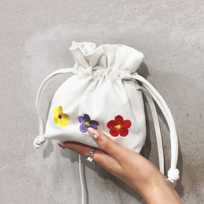 

French small bag popular bucket bag 2019 summer new female bag temperament feeling oblique bag tide