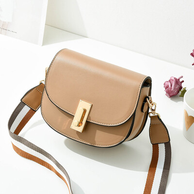 

Summer womens new Korean version of shoulder bag Messenger bag fashion saddle bag ladies Joker tide