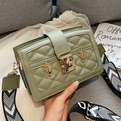 

Xiaoxiangfeng rhombog bag woman 2019 new Korean version fashion hundred with one shoulder slanted small square bag