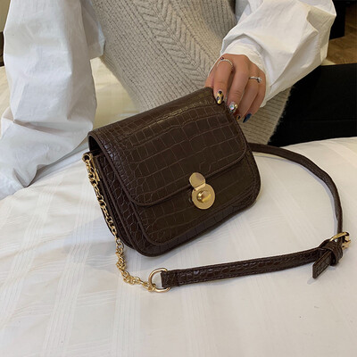 

Chic bag female retro wild simple texture 2019 new Korean version of the slung shoulder fashion tofu small square bag