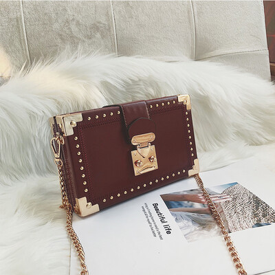 

Bag female 2019 new Korean fashion retro rivets casual simple wild chain shoulder slung box bag
