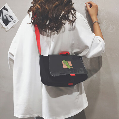 

Chic canvas bag female new 2019ins Japanese Harajuku bag shoulder bag cartoon canvas Messenger bag