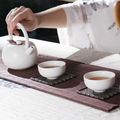 

Newchinaroad white elegant&grace porcelain chinese tea set with ceramic loop-handle teapot&serving tray&cup