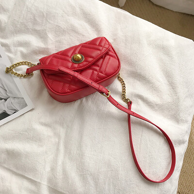 

Small fragrance rhombic chain bag female 2019 new wave Korean version of the wild single shoulder slung fashion casual saddle bag