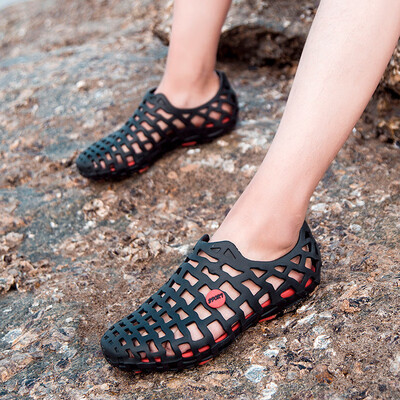 

Summer Dongdong shoes sandals fashion wear mens sandals in summer anti-skid soft bottom beach shoes