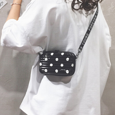 

Senior sense bag female 2019 new wild net red small bag of foreign style texture Messenger bag shoulder mini square bag