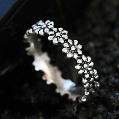 

Fashion Jewelry Sterling Silver For Women A Lovely Little Daisy Flower Crystel Ring