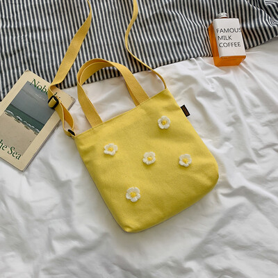 

2019 new small fresh temperament canvas bag female casual simple fashion shoulder bag cute flower Messenger bag